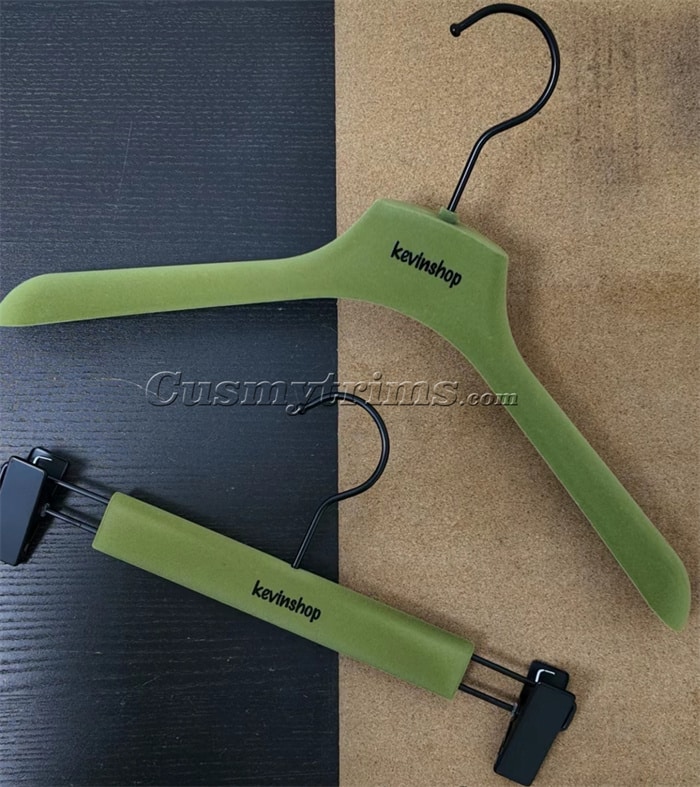 Green velvet hangers 118