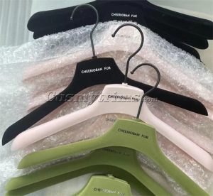 green velvet hangers 142