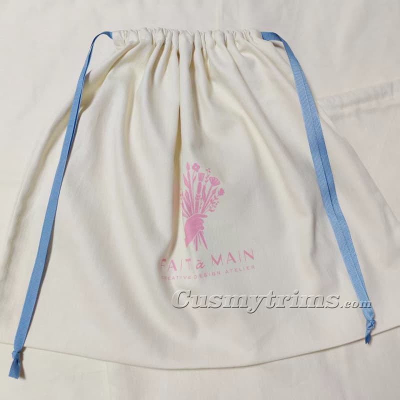 dust bag for bags (210)